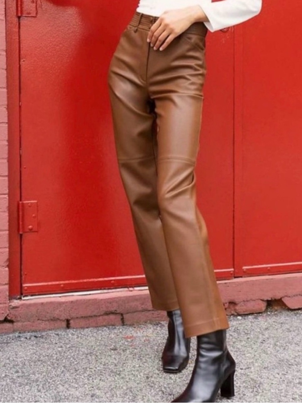4 for $20- Aritzia Wilfred- Melina Vegan Faux Leather Mid Rise Straight Size 6
